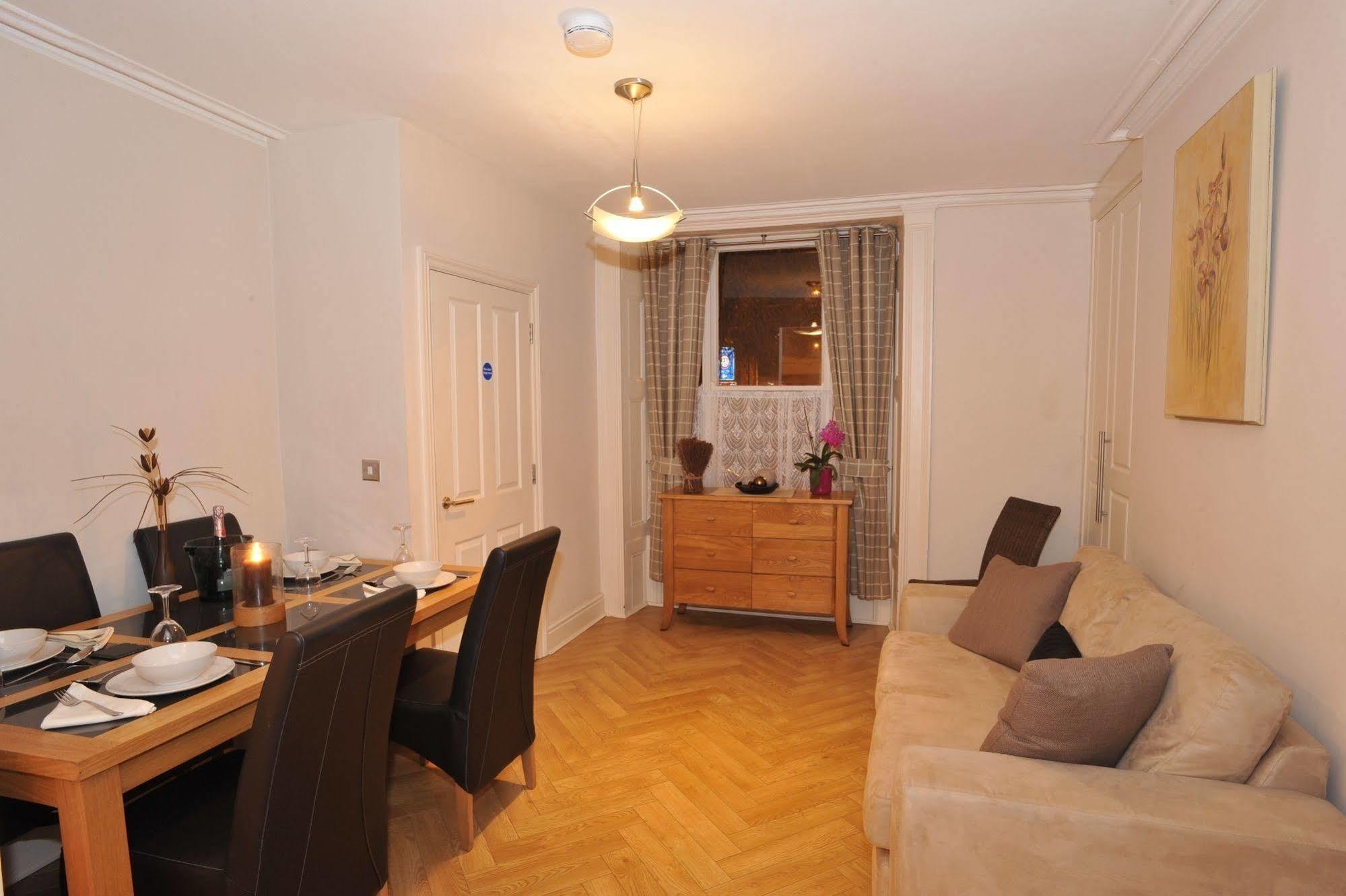 Chester Apartments Экстерьер фото