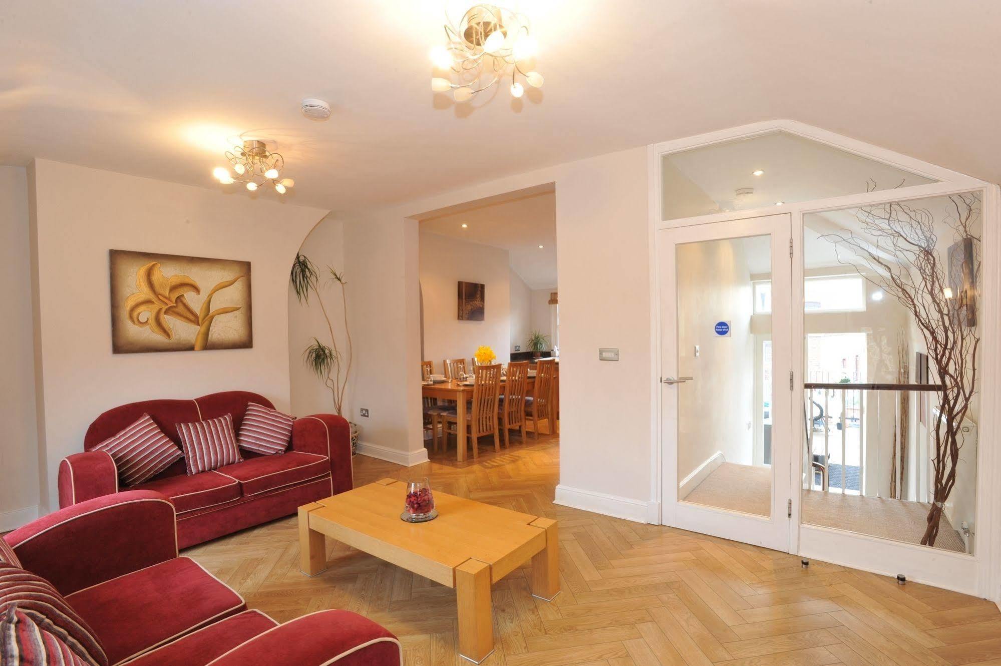 Chester Apartments Экстерьер фото